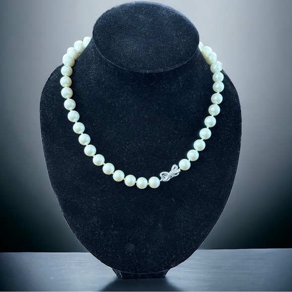 KATE SPADE Mini Skinny Bow Pearl Necklace (18”) - Picture 4 of 5